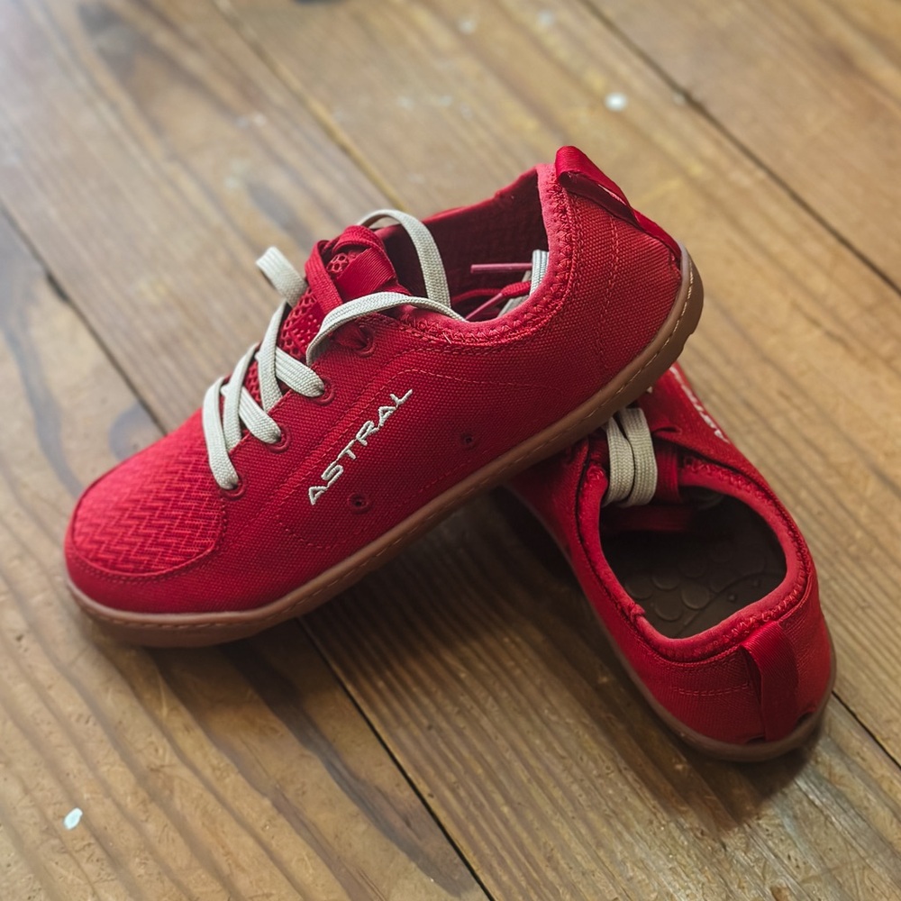 Loyak W’s - Rosa Red - NWT